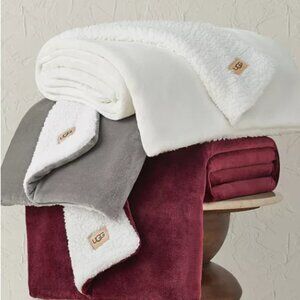 UGG Avery Throw